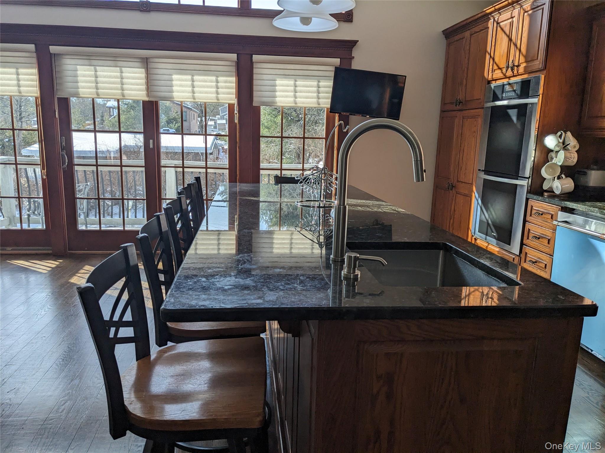 4030 W Shore Drive Property Photo 7