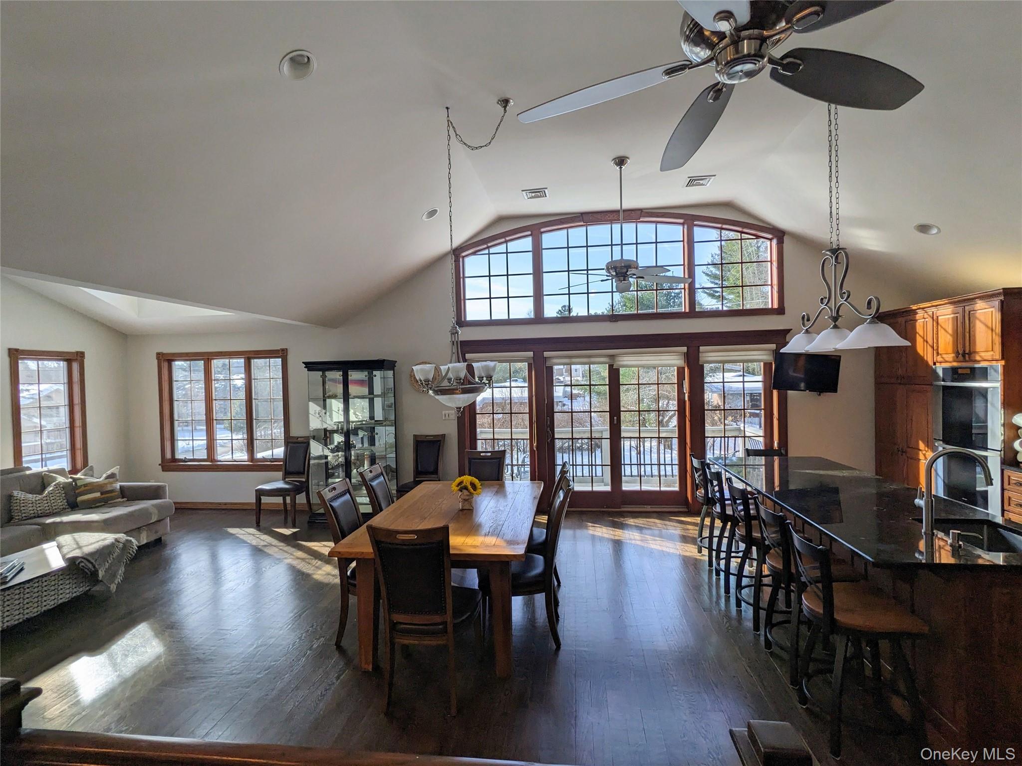 4030 W Shore Drive Property Photo 9