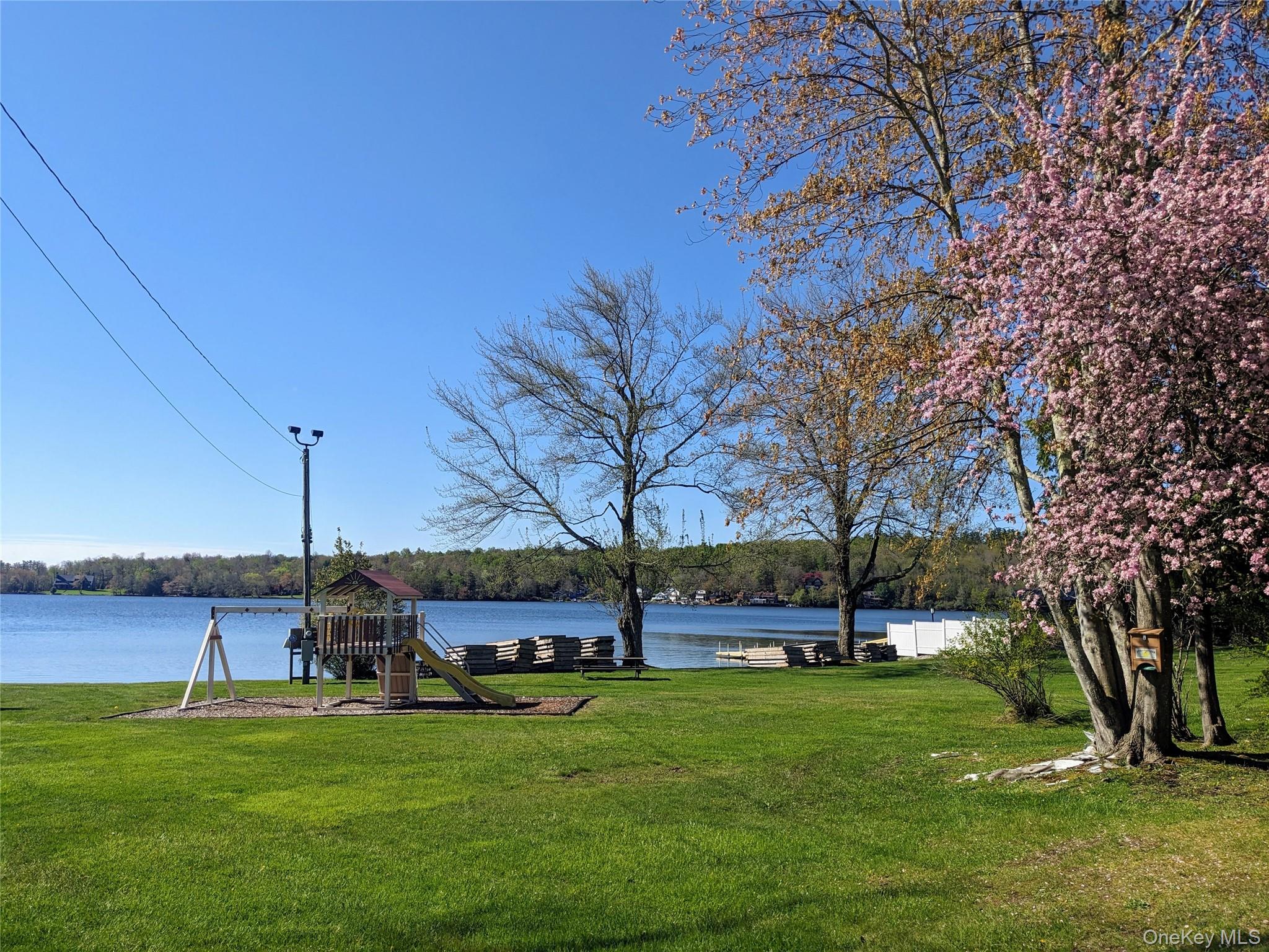 4030 W Shore Drive Property Photo 19