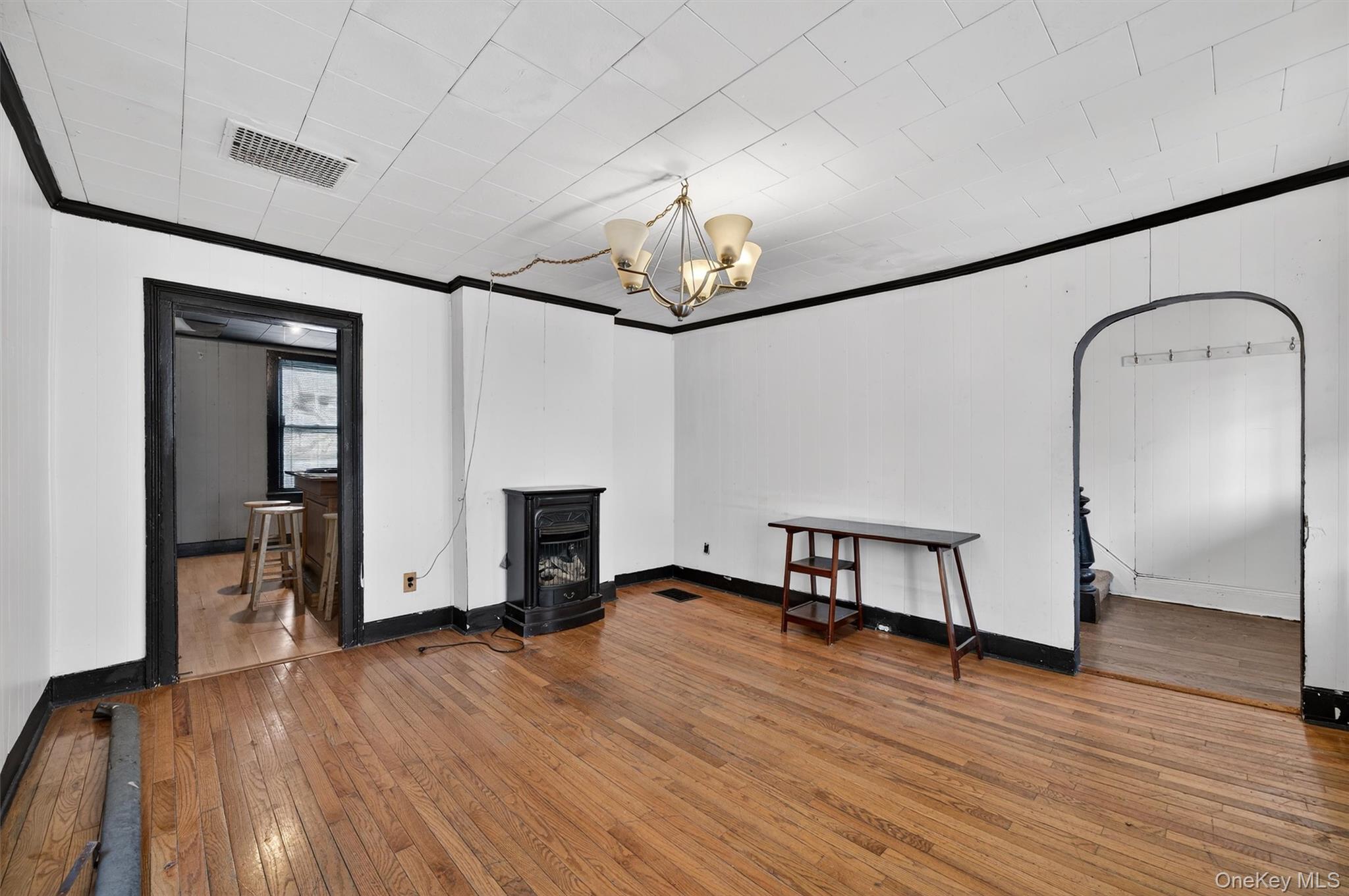 9 Franklin Street Property Photo 11