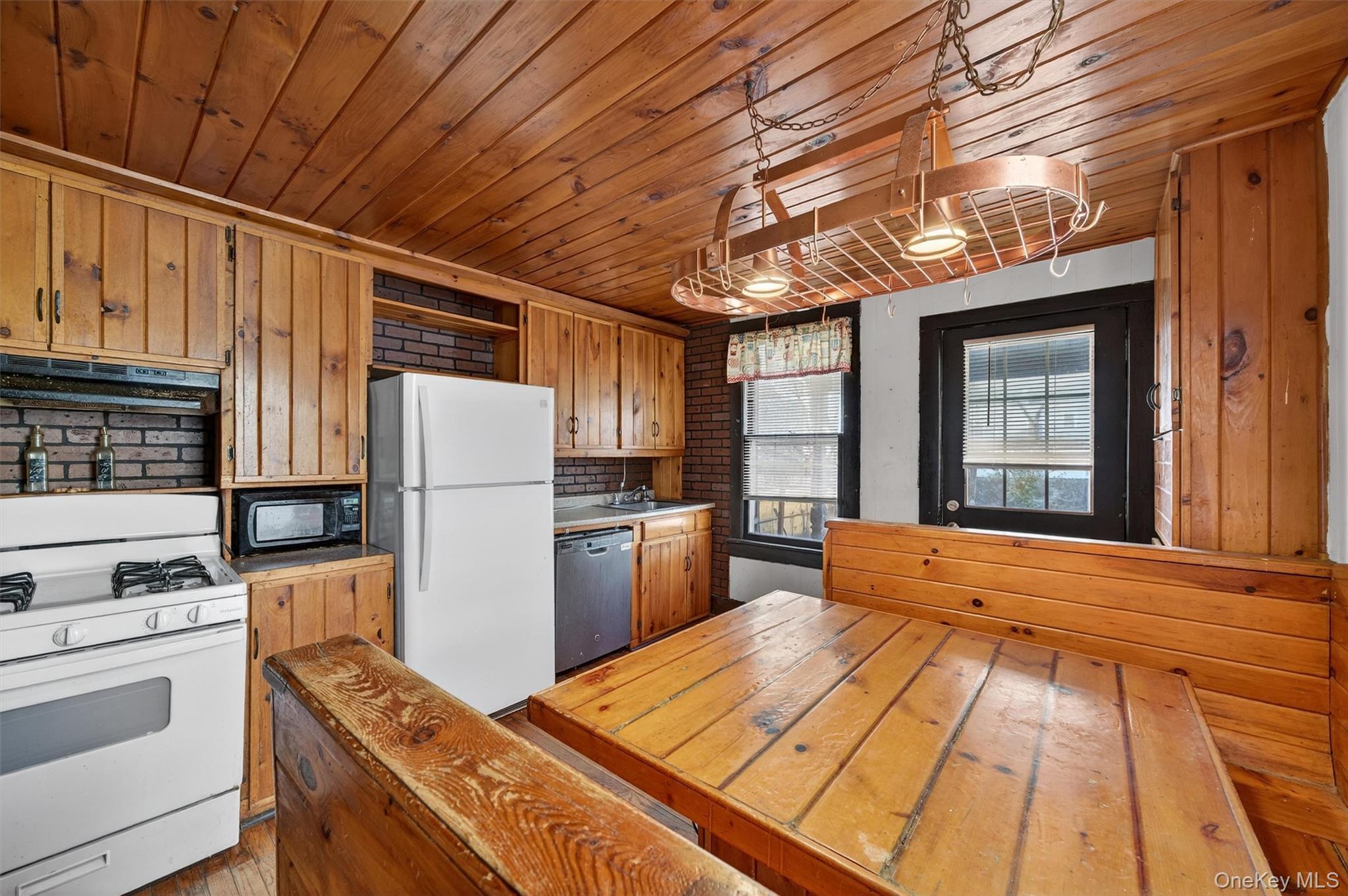 9 Franklin Street Property Photo 15