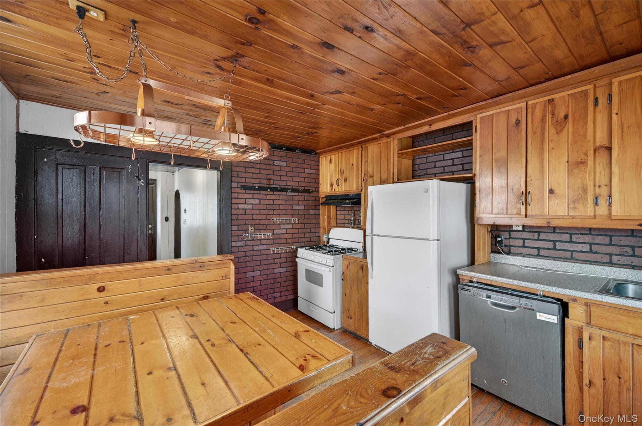 9 Franklin Street Property Photo 19