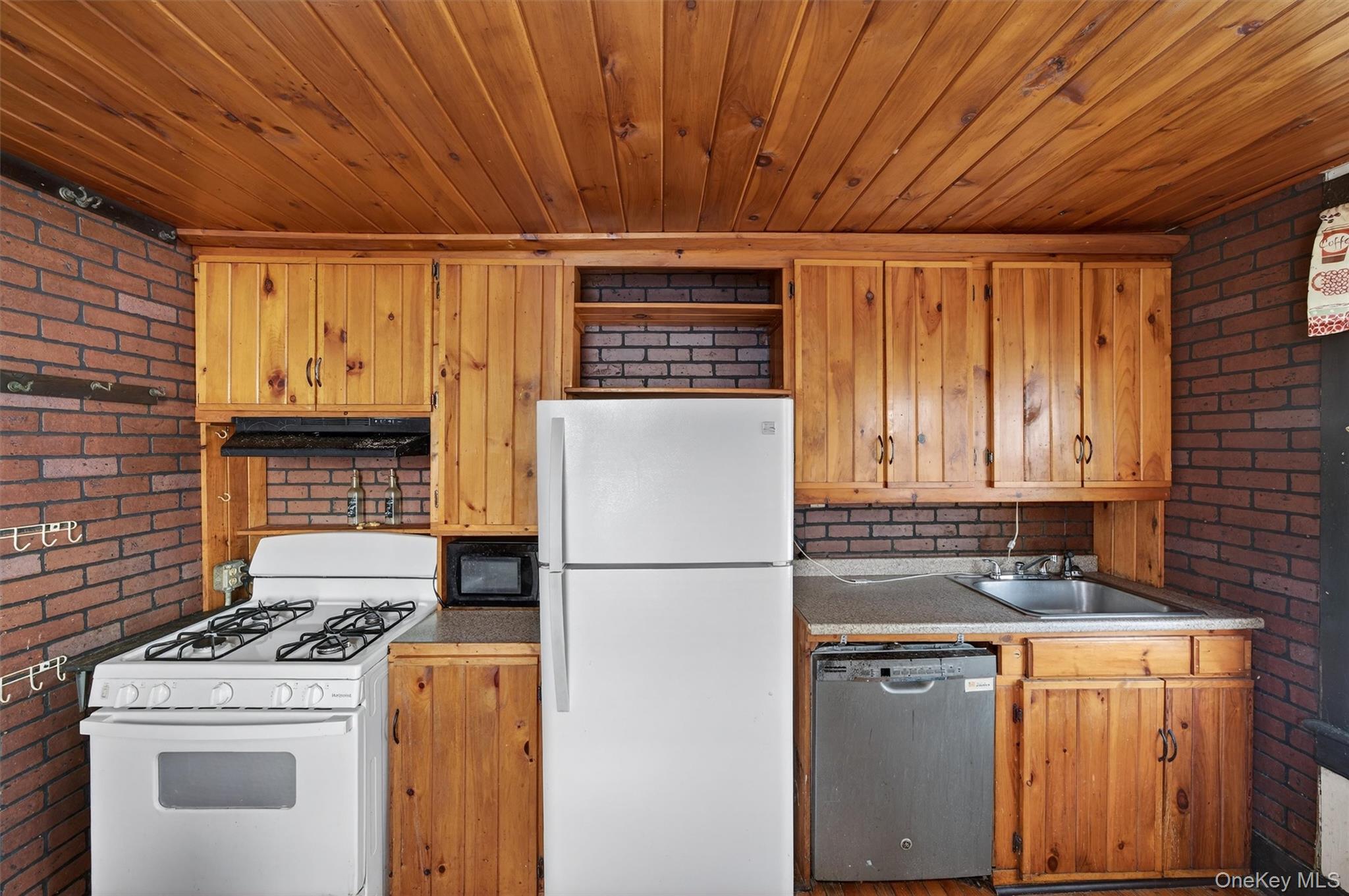 9 Franklin Street Property Photo 20
