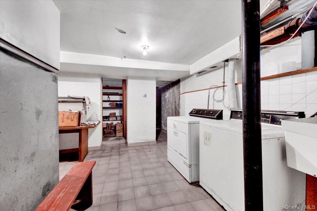 127 N 5th Avenue Property Photo 8