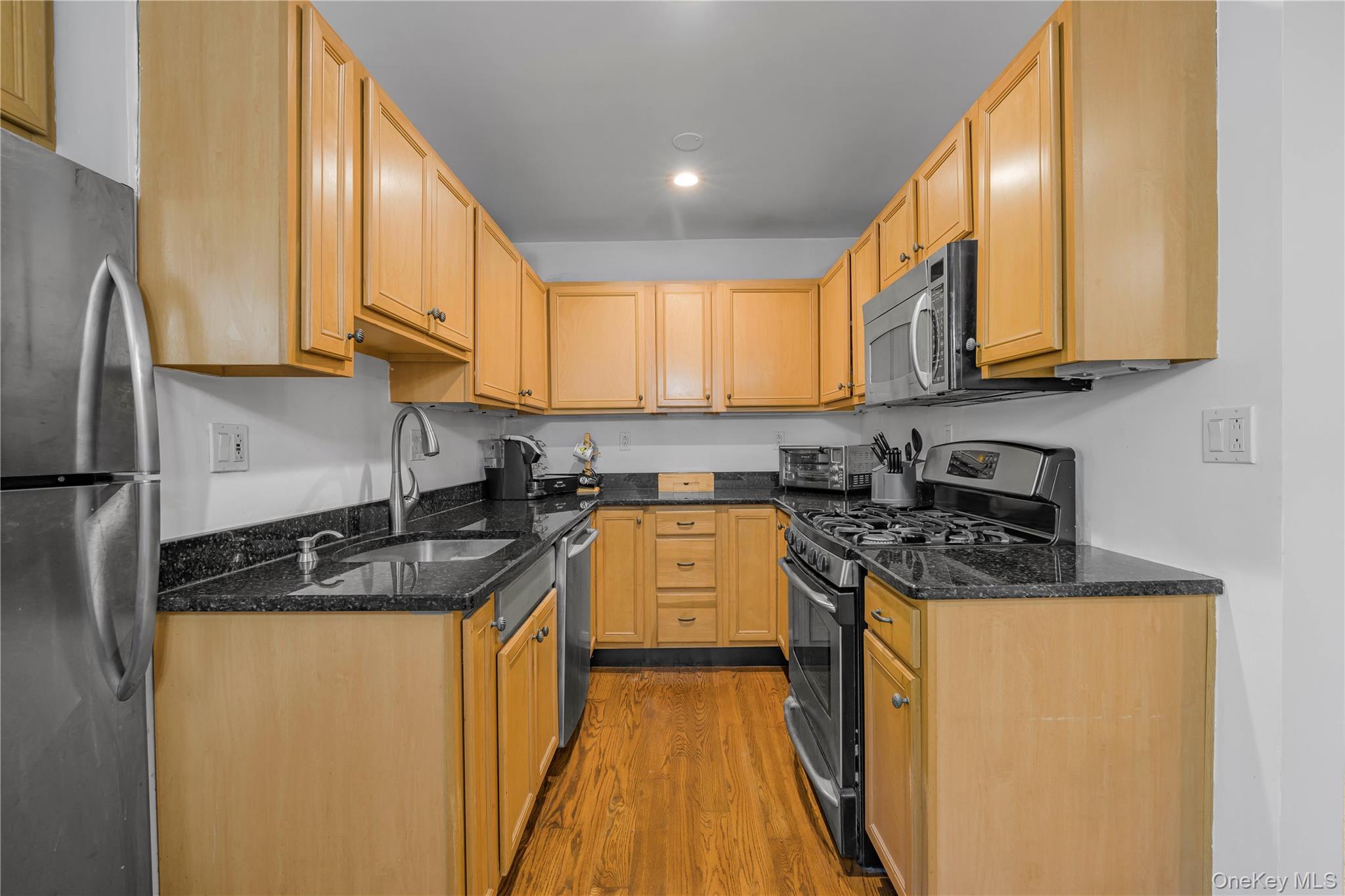 13 Bryant Cres 1d Property Photo 8
