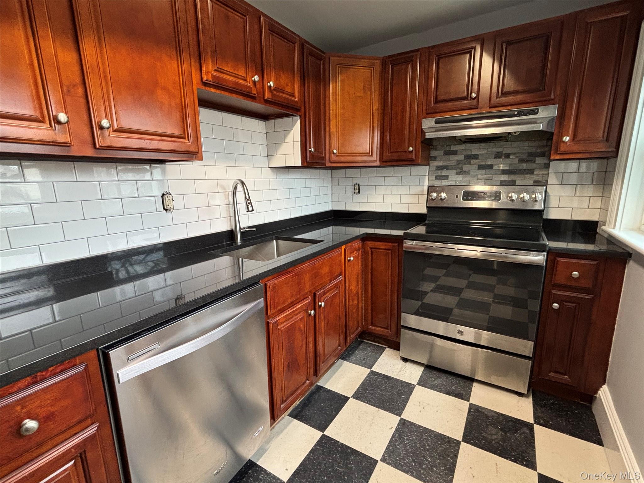 17 Hamilton Avenue Apt 2 Property Photo 7