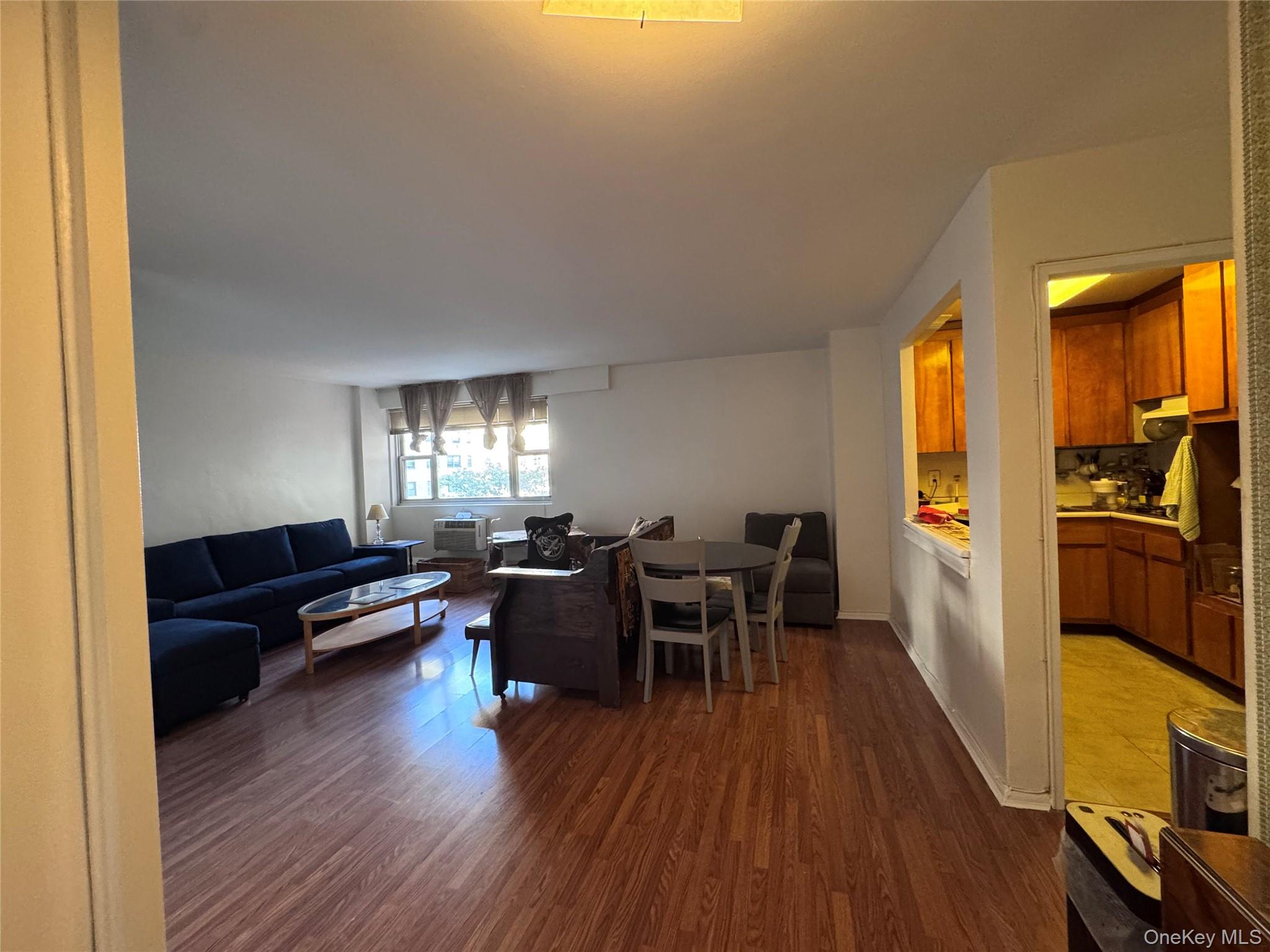 52-40 39 Drive 4u Property Photo 4