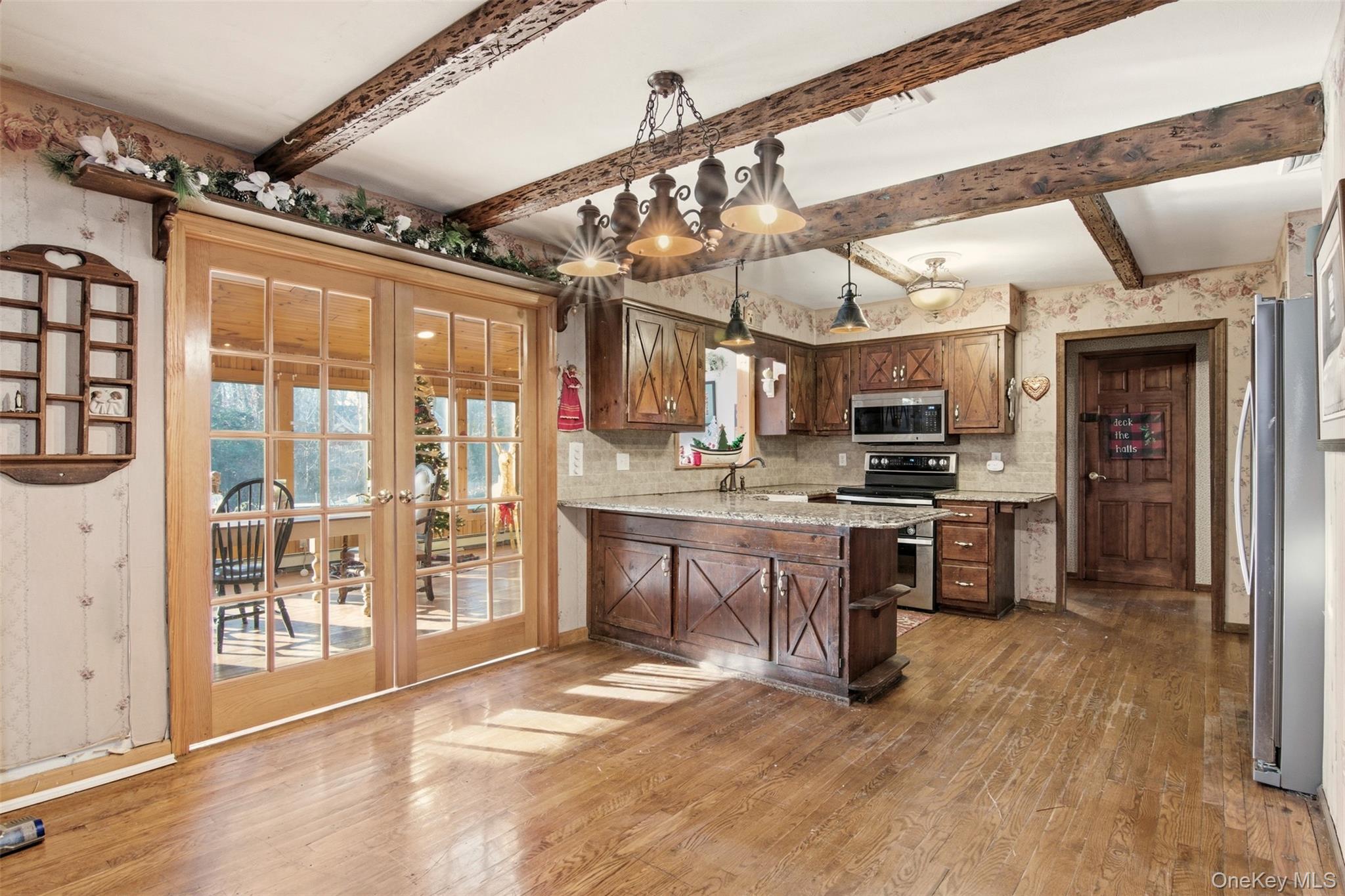 105 Rustic Road Property Photo 5