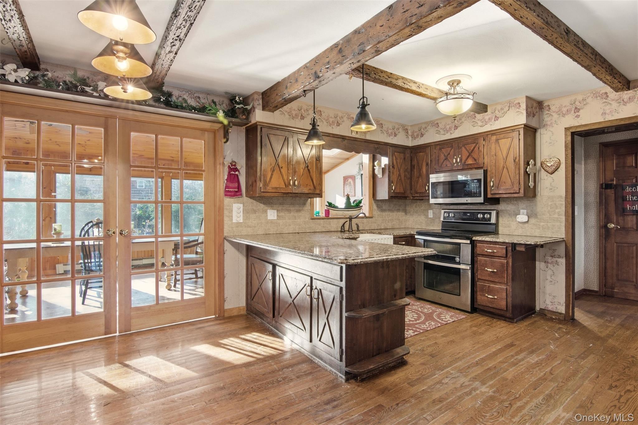105 Rustic Road Property Photo 6
