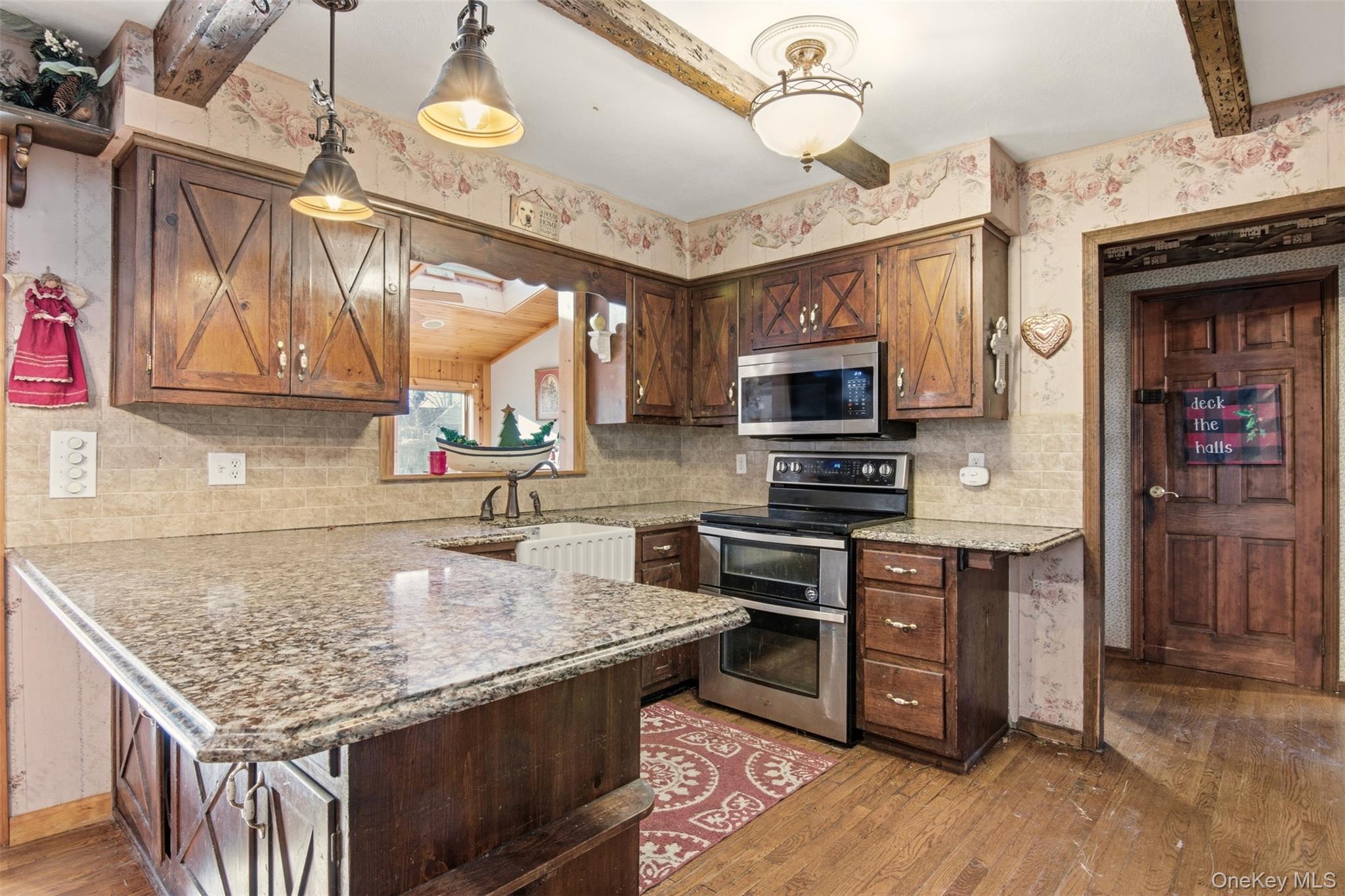 105 Rustic Road Property Photo 7