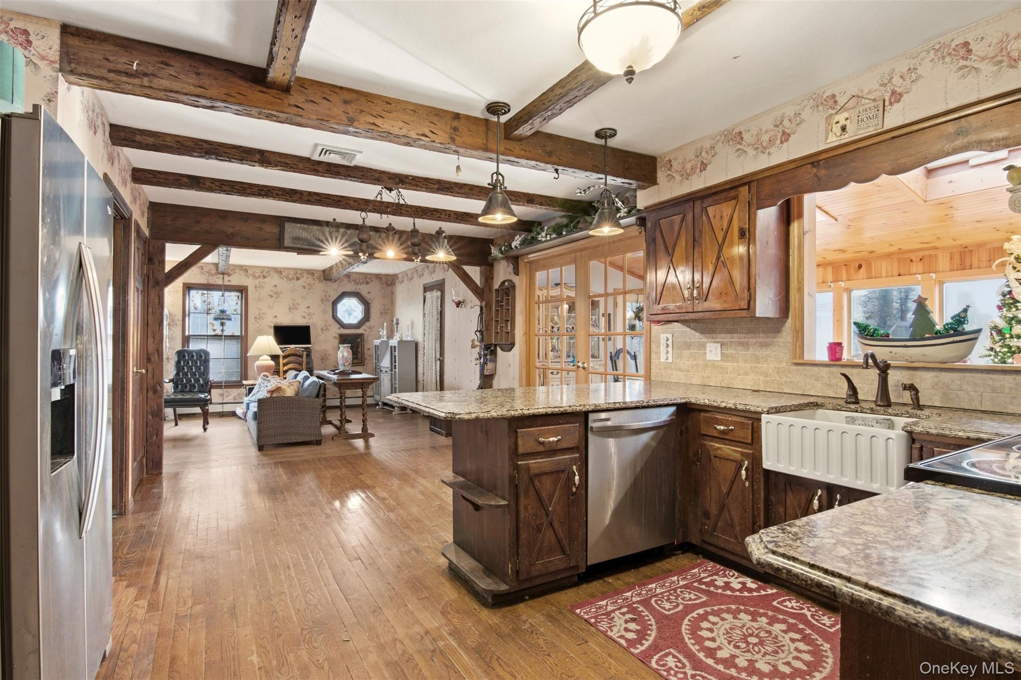 105 Rustic Road Property Photo 8
