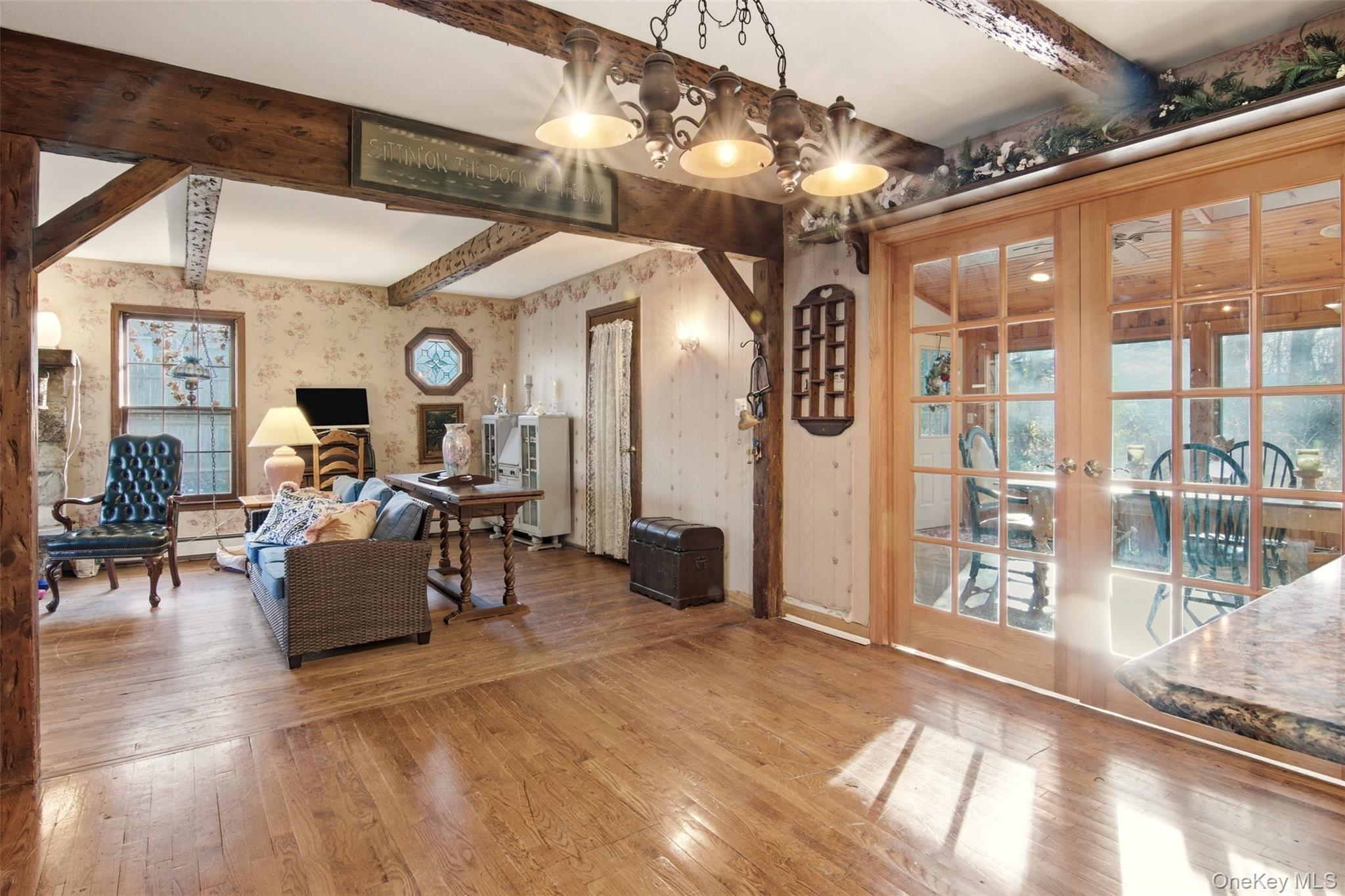 105 Rustic Road Property Photo 9