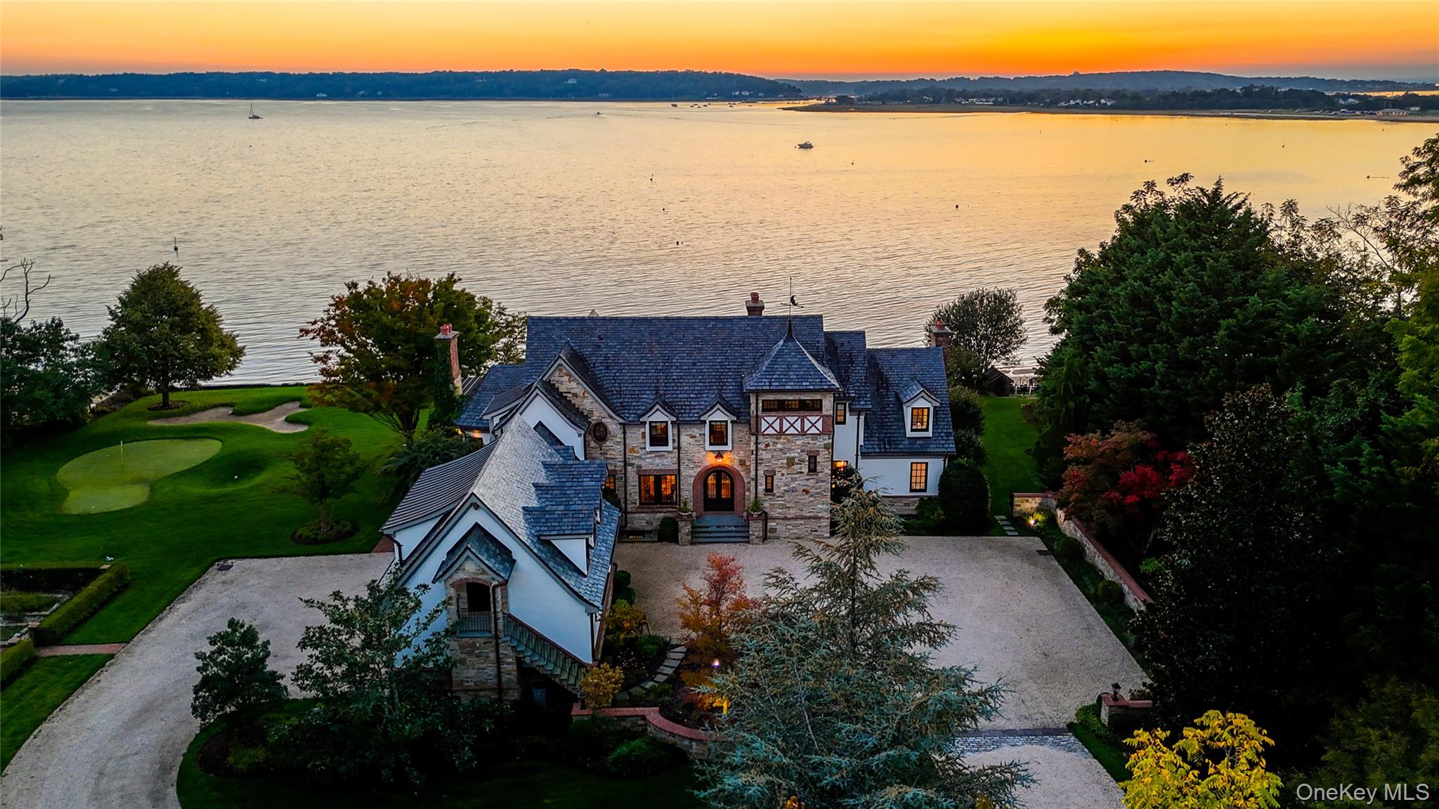 200# Centre Island Road Property Photo 1