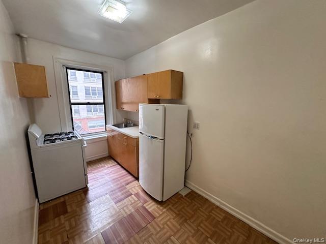 225 Bennett Avenue 2r Property Photo 8