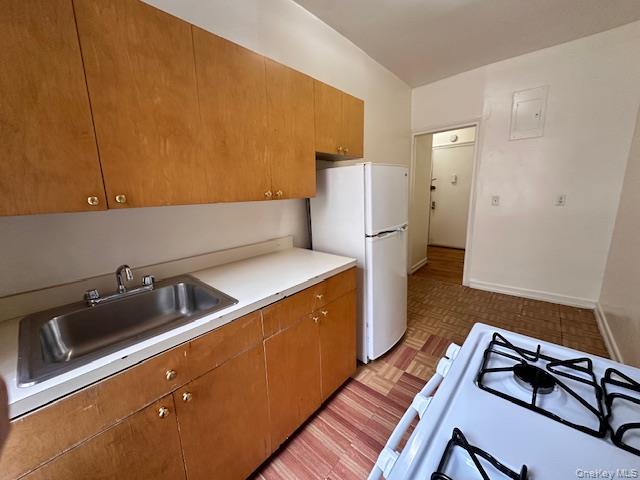 225 Bennett Avenue 2r Property Photo 9