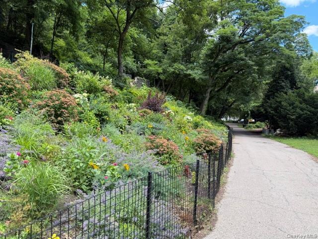225 Bennett Avenue 2r Property Photo 22