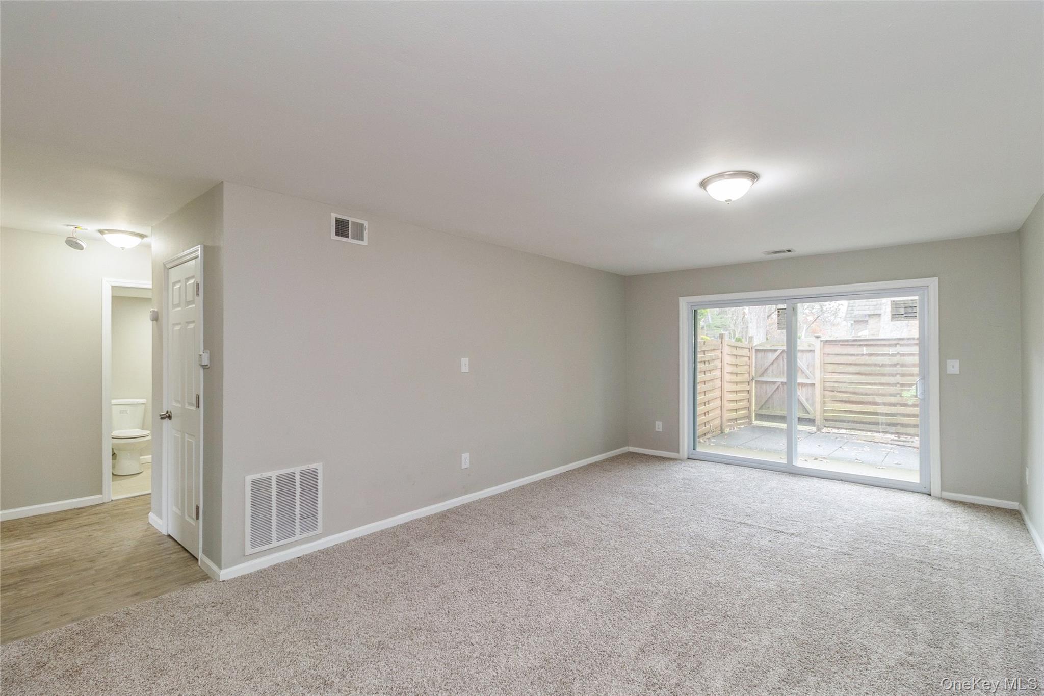 655 Middle Country Road 4d1 Property Photo 7
