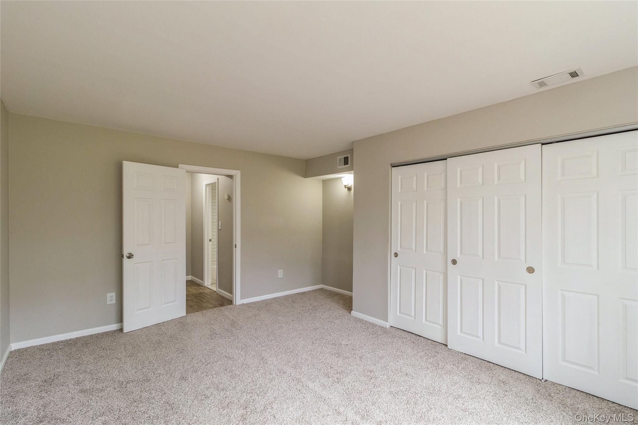 655 Middle Country Road 4d1 Property Photo 21