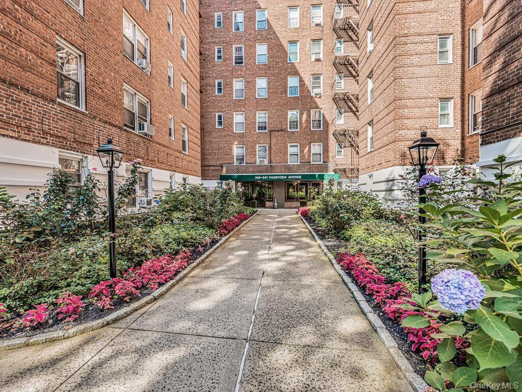 247 Parkview Avenue 6P Property Photo 1