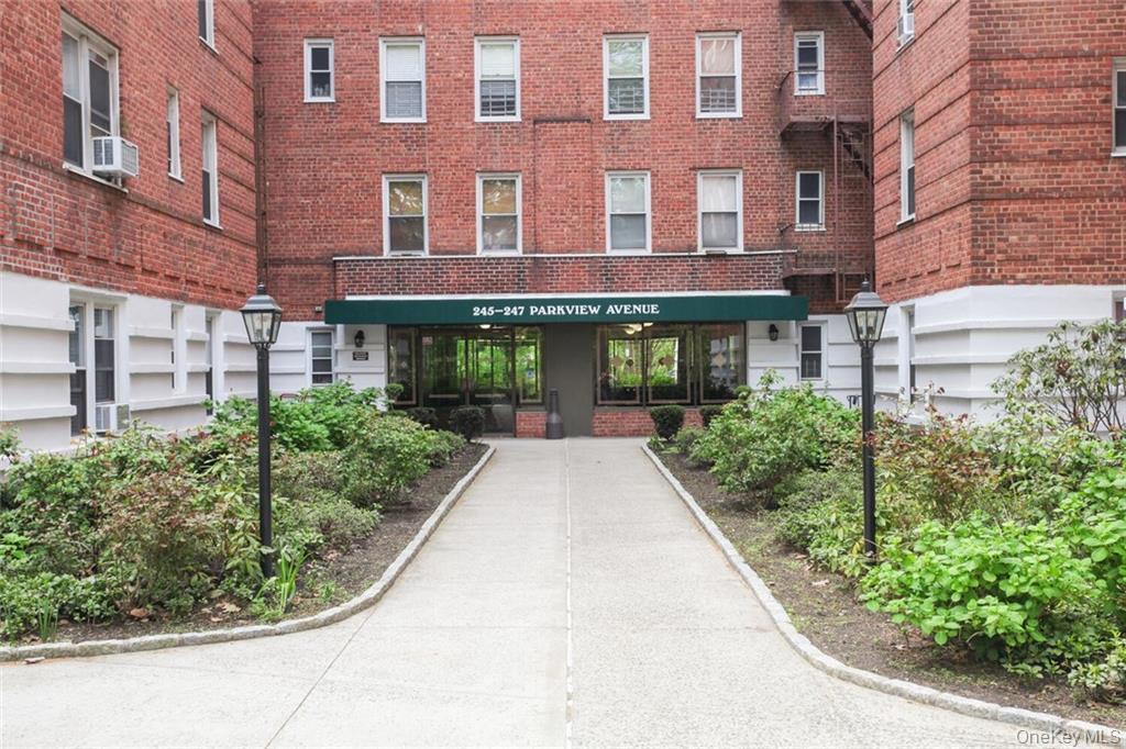 247 Parkview Avenue 6p Property Photo 2