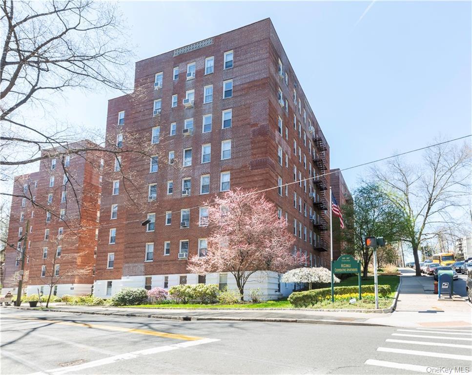 247 Parkview Avenue 6p Property Photo 3