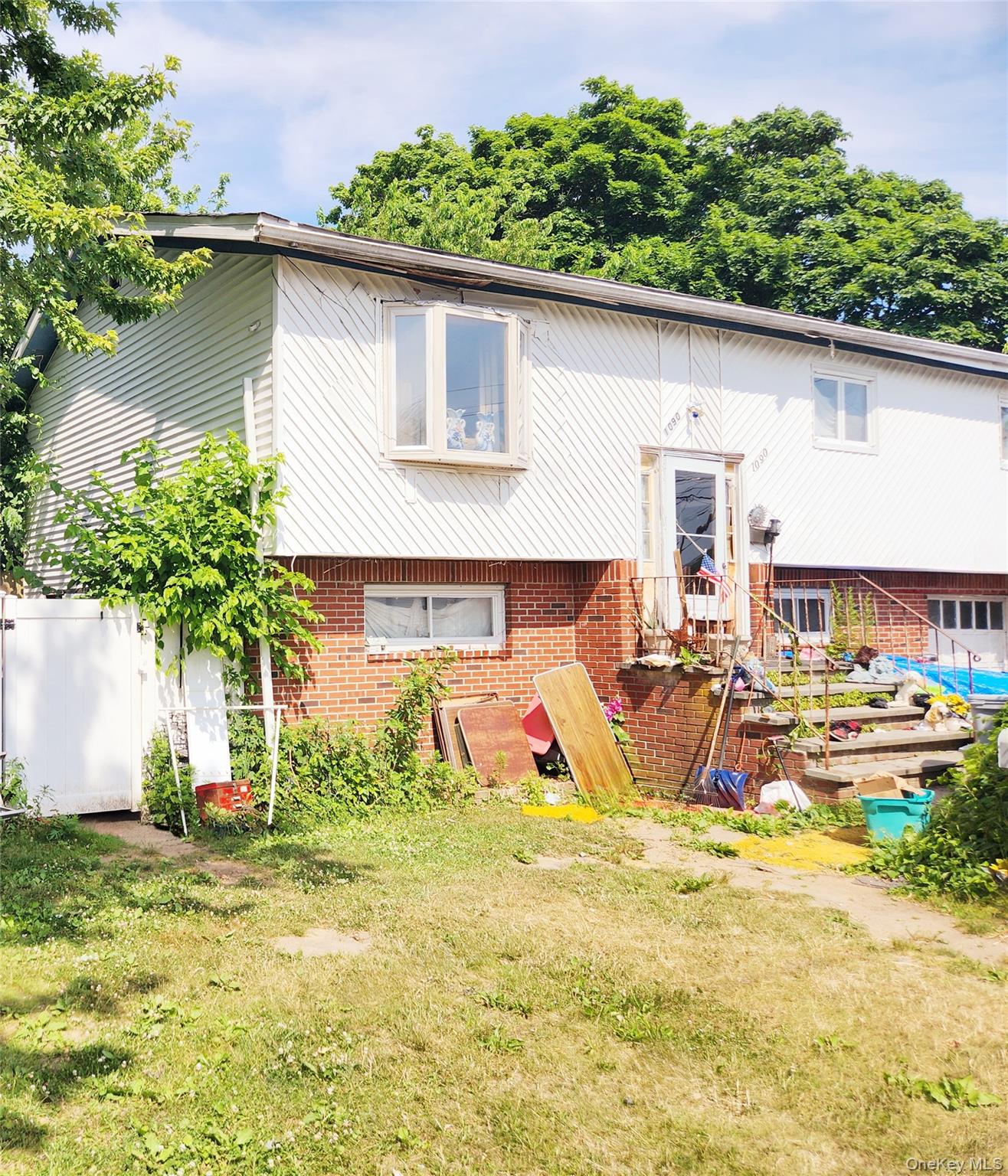 1090 Pinebrook Property Photo 2