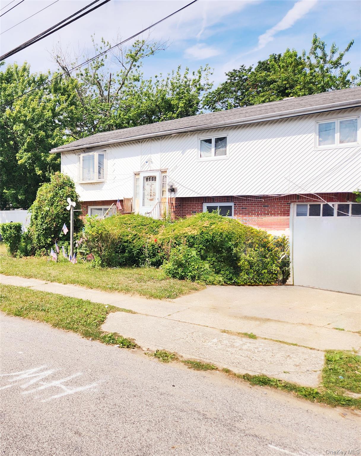 1090 Pinebrook Property Photo 3