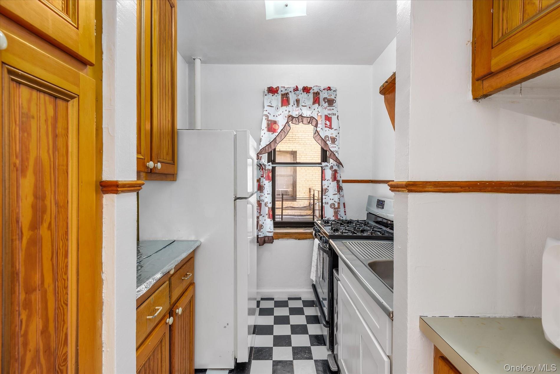 251 Seaman Avenue 2h Property Photo 7