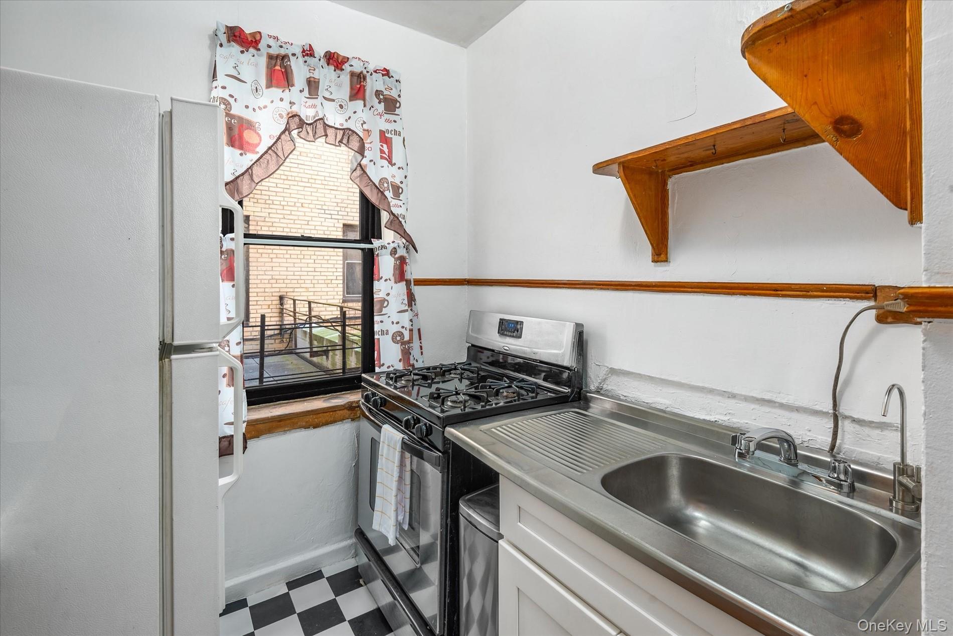 251 Seaman Avenue 2h Property Photo 8