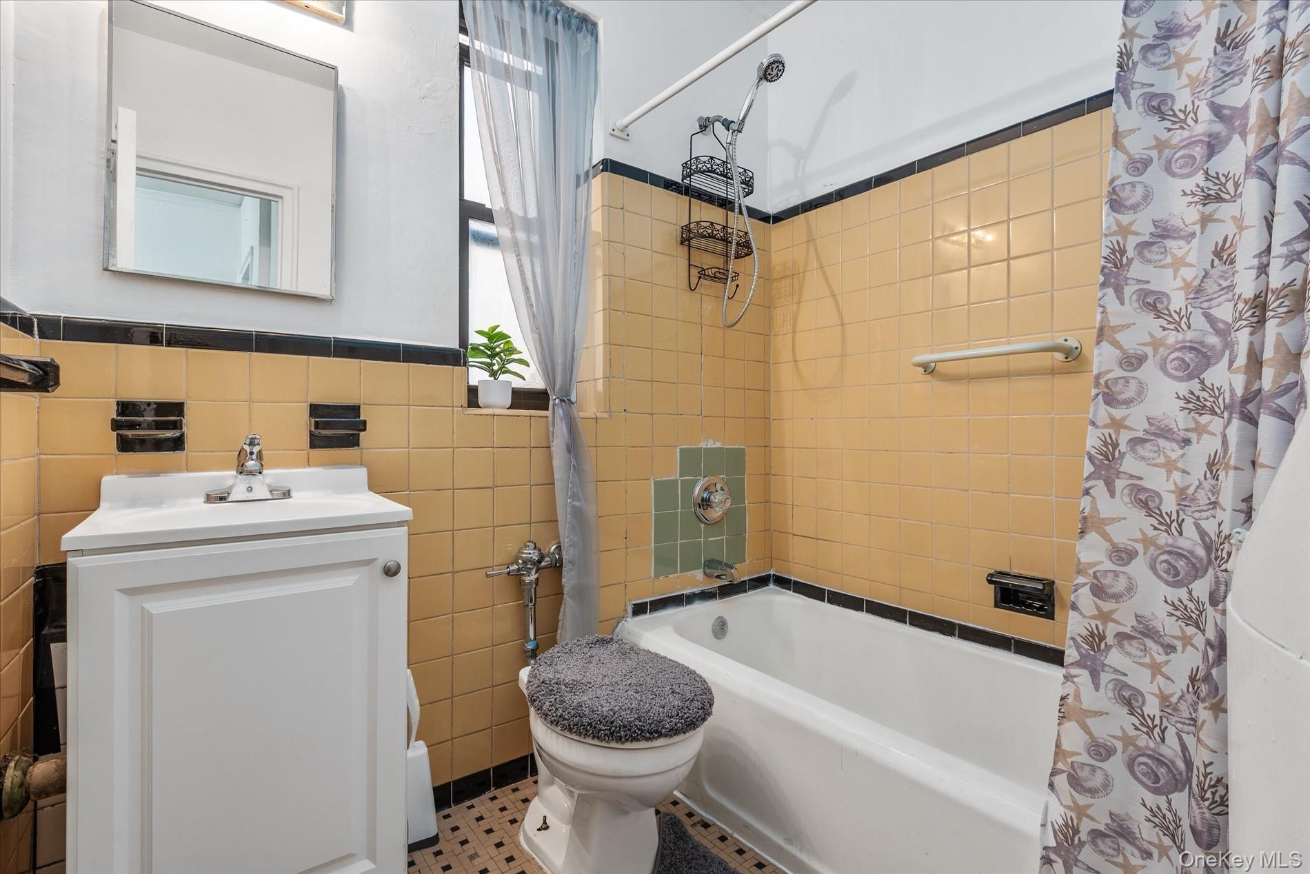 251 Seaman Avenue 2h Property Photo 11