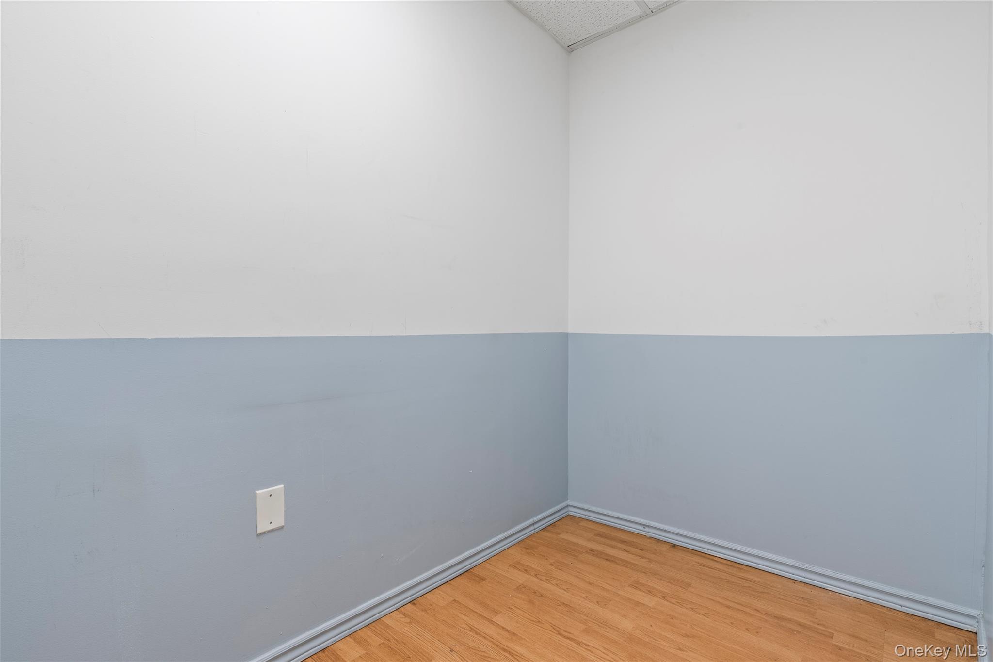 12115 Jamaica Avenue Property Photo 6