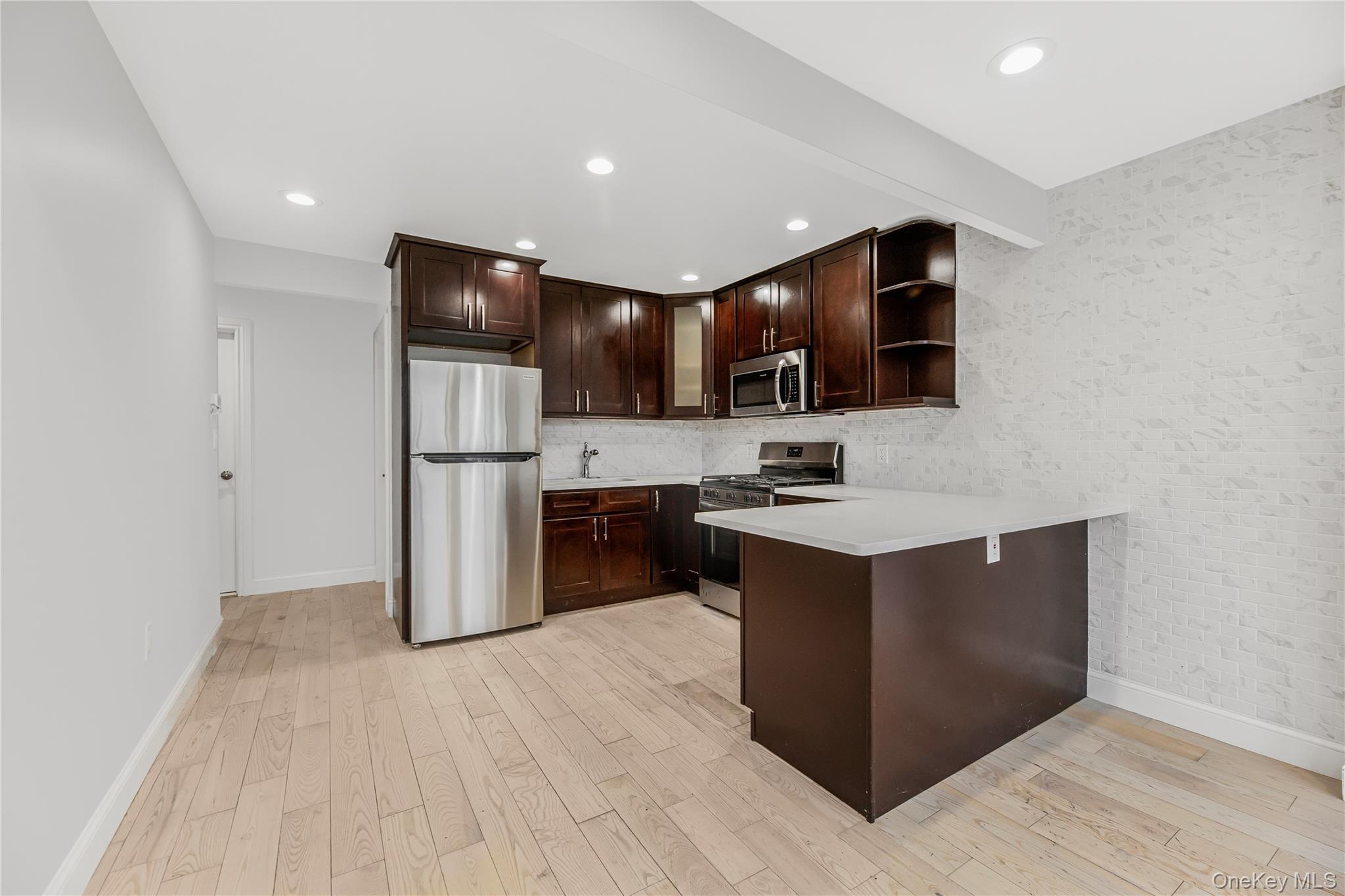 3067 Williamsbridge Road Property Photo 6