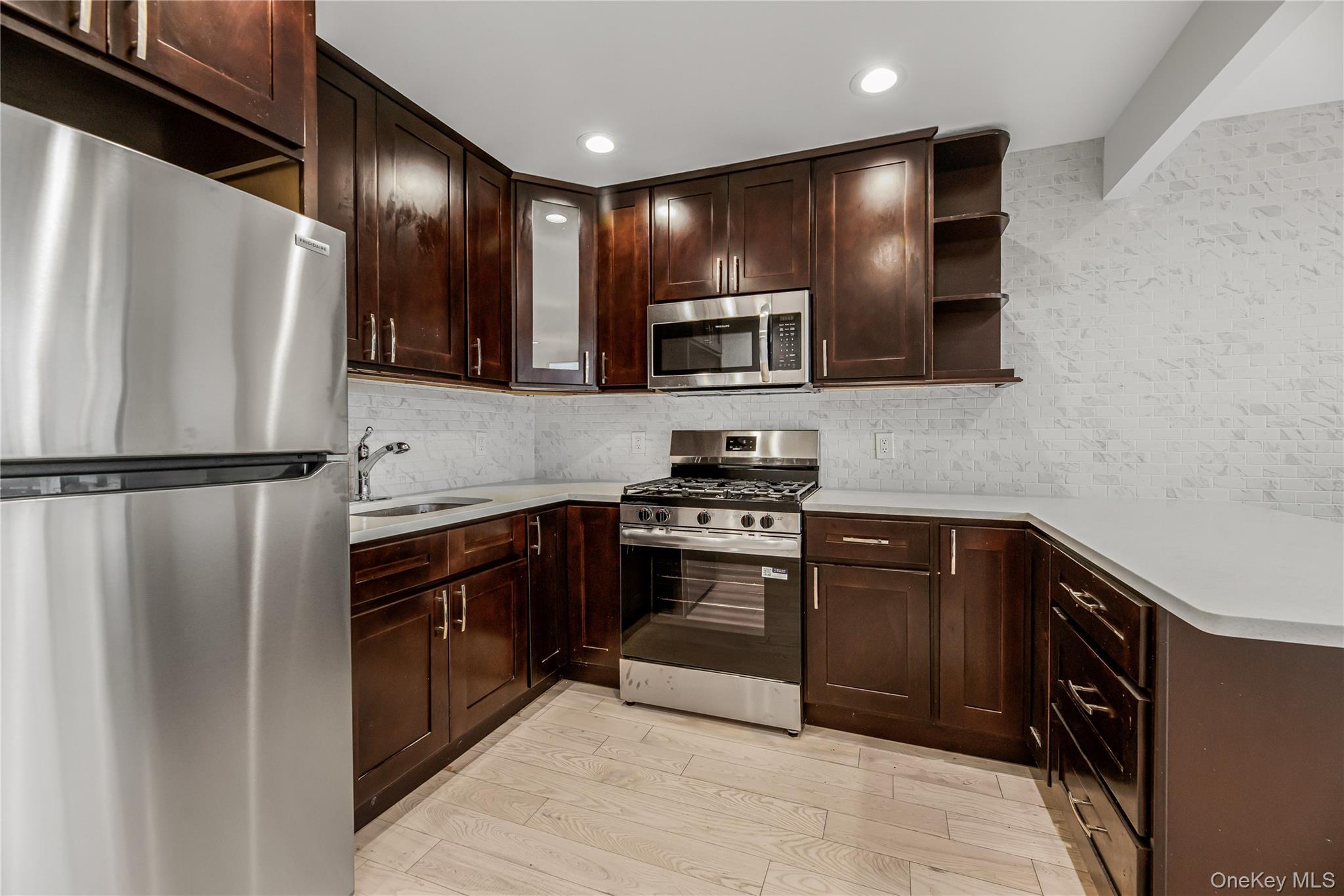 3067 Williamsbridge Road Property Photo 7