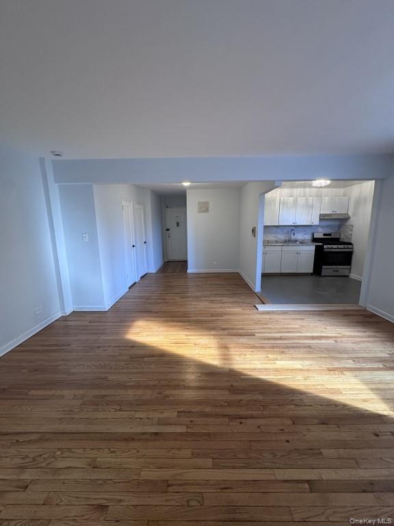 5639 Netherland Avenue 1b Property Photo 9