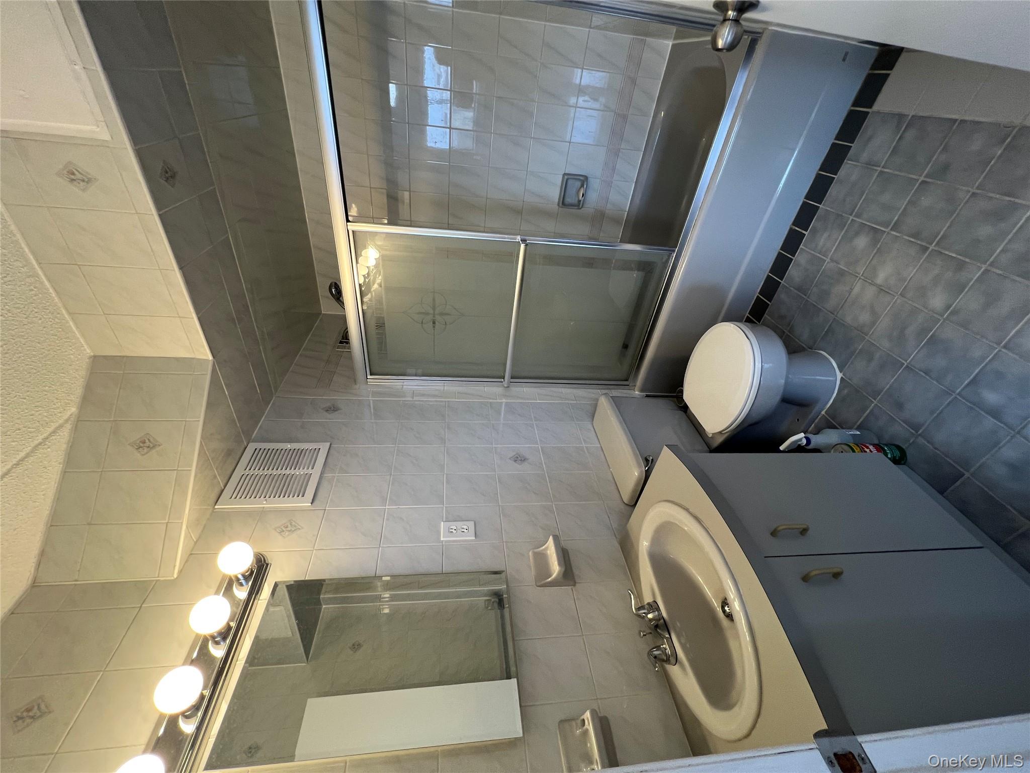 54-09 108th Street 6a Property Photo 11