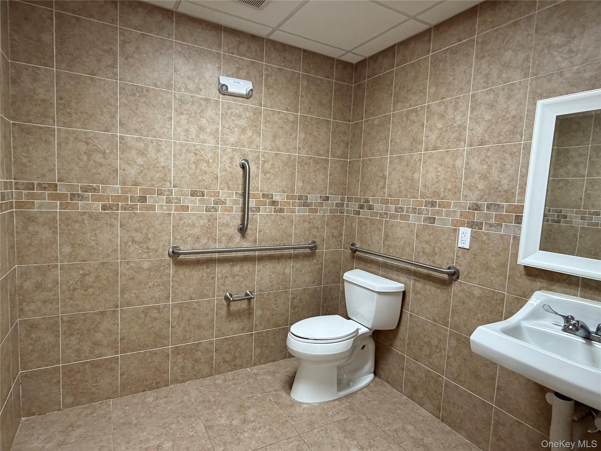 1787 Middle Country Road Property Photo 17