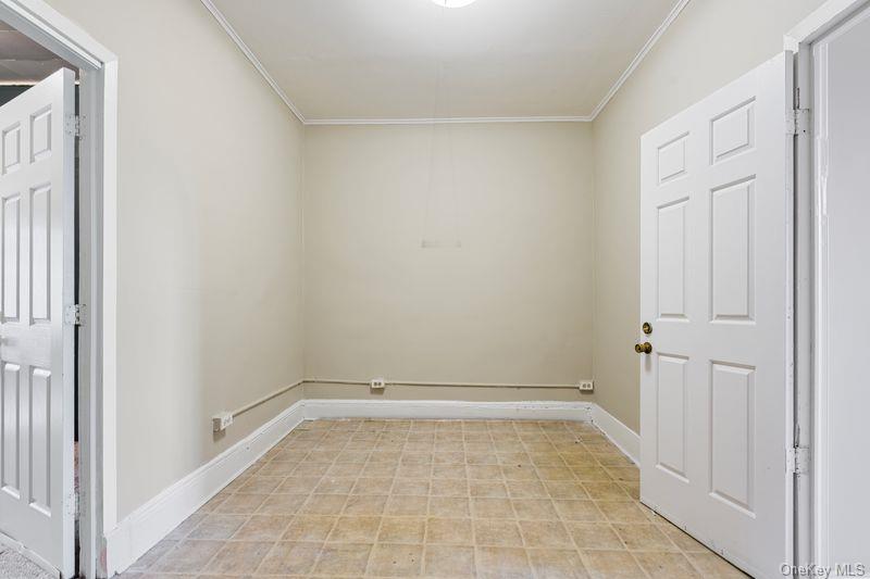 387 Ashford Street Property Photo 7
