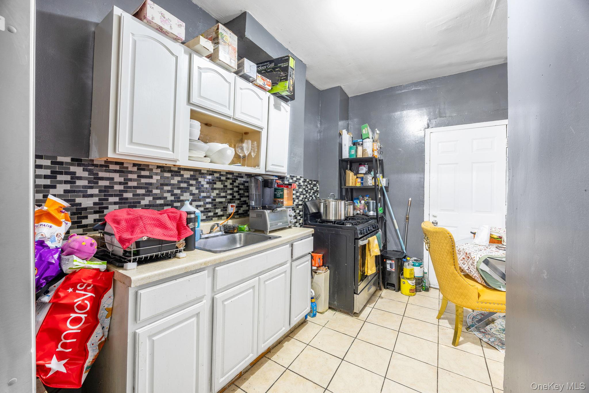 927 E 35th Street Property Photo 6