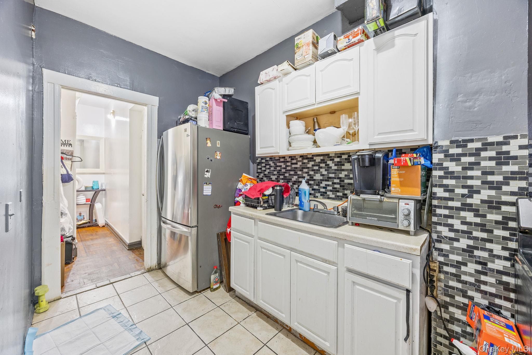 927 E 35th Street Property Photo 7