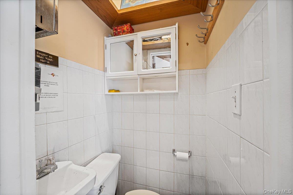 8617 Northern Boulevard First Floor Property Photo 6