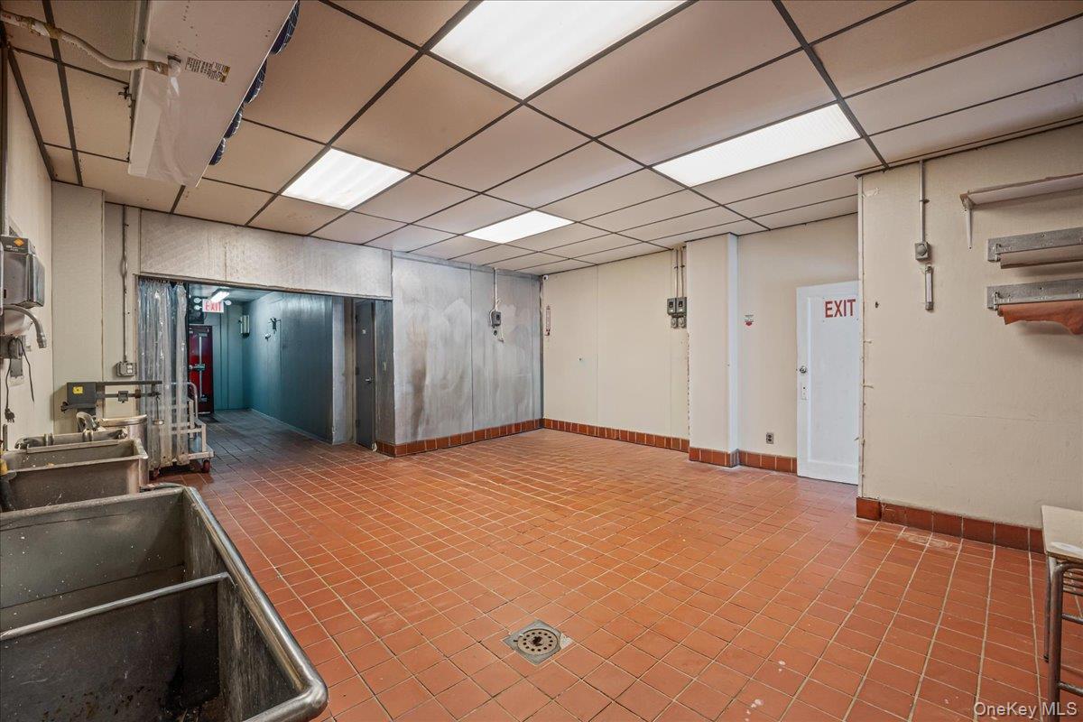 8617 Northern Boulevard First Floor Property Photo 8