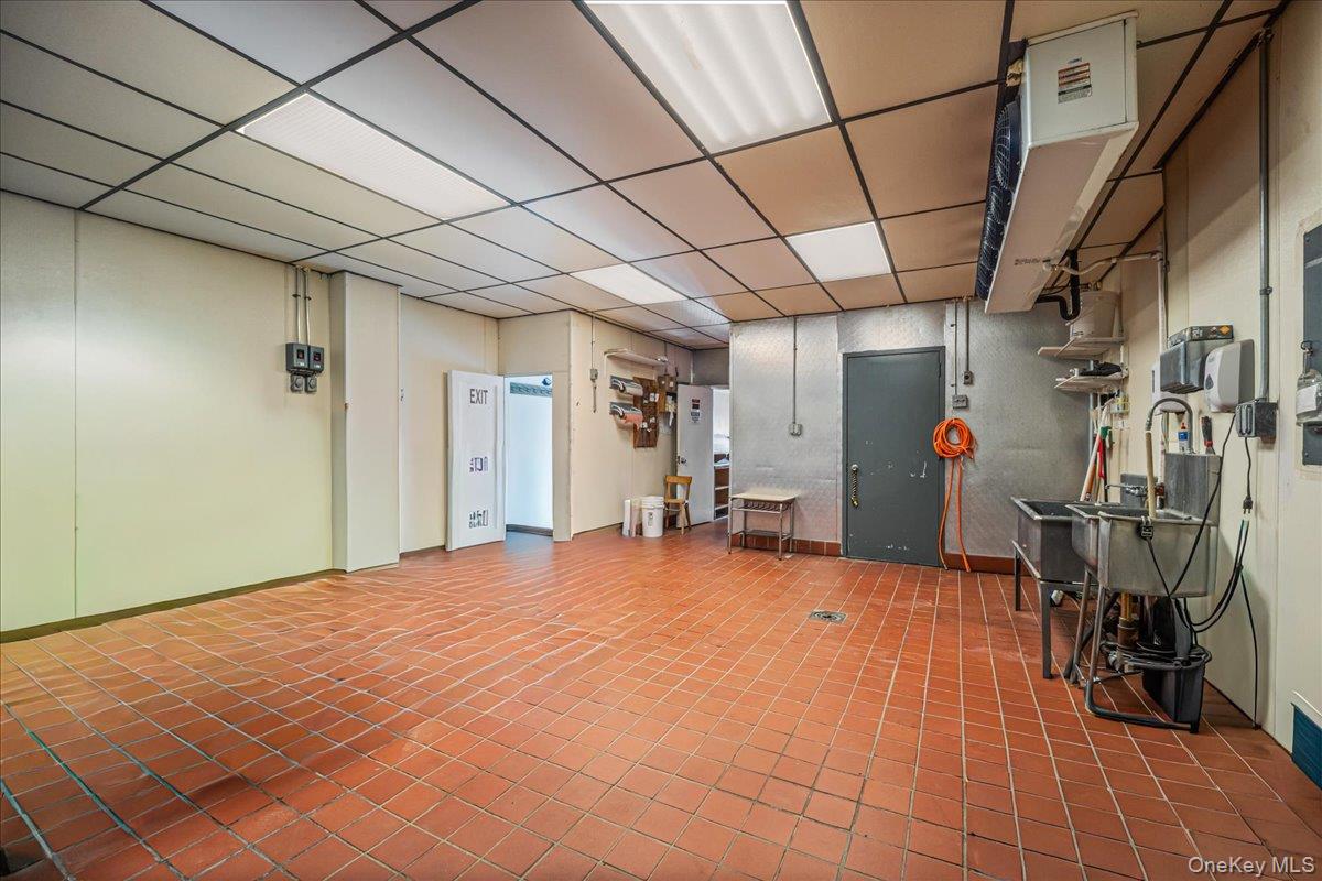 8617 Northern Boulevard First Floor Property Photo 9