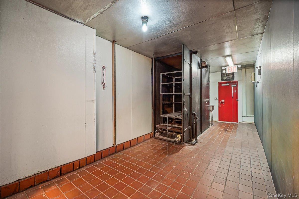 8617 Northern Boulevard First Floor Property Photo 10