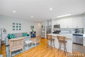 25 W Broadway 204 Property Photo 7