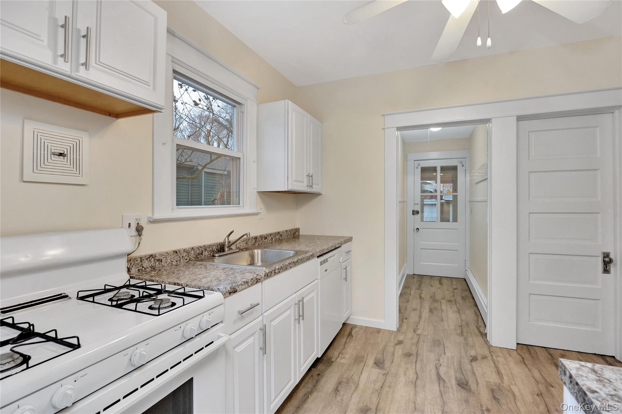 35 Andrew Avenue Property Photo 17