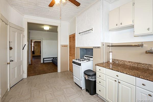 60-64 54th Place Property Photo 19