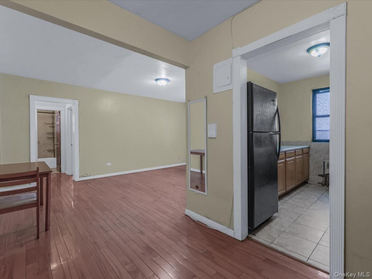 44-05 Macnish Street 1b Property Photo 3