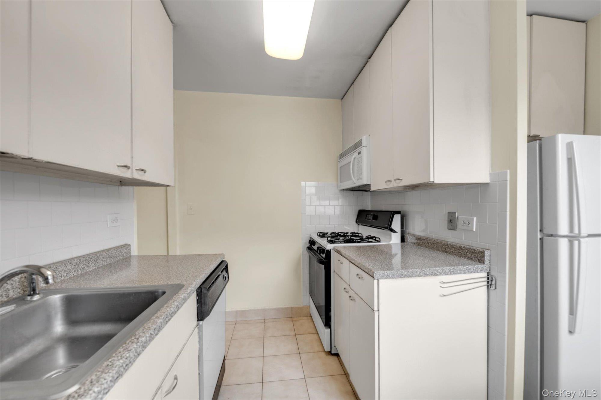 110-11 Queens Boulevard 3c Property Photo 10