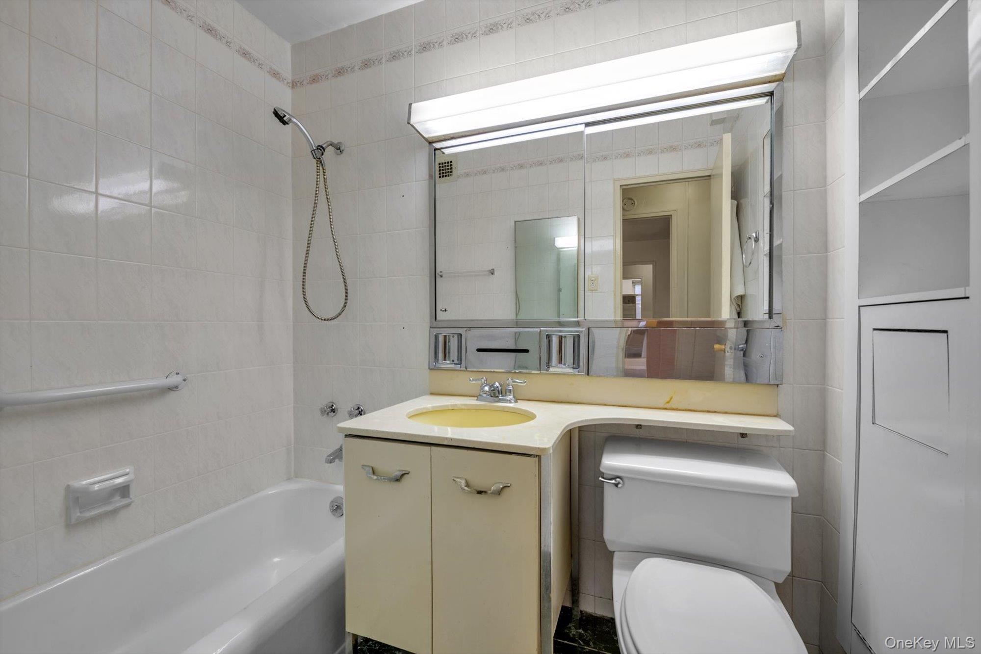 110-11 Queens Boulevard 3c Property Photo 16