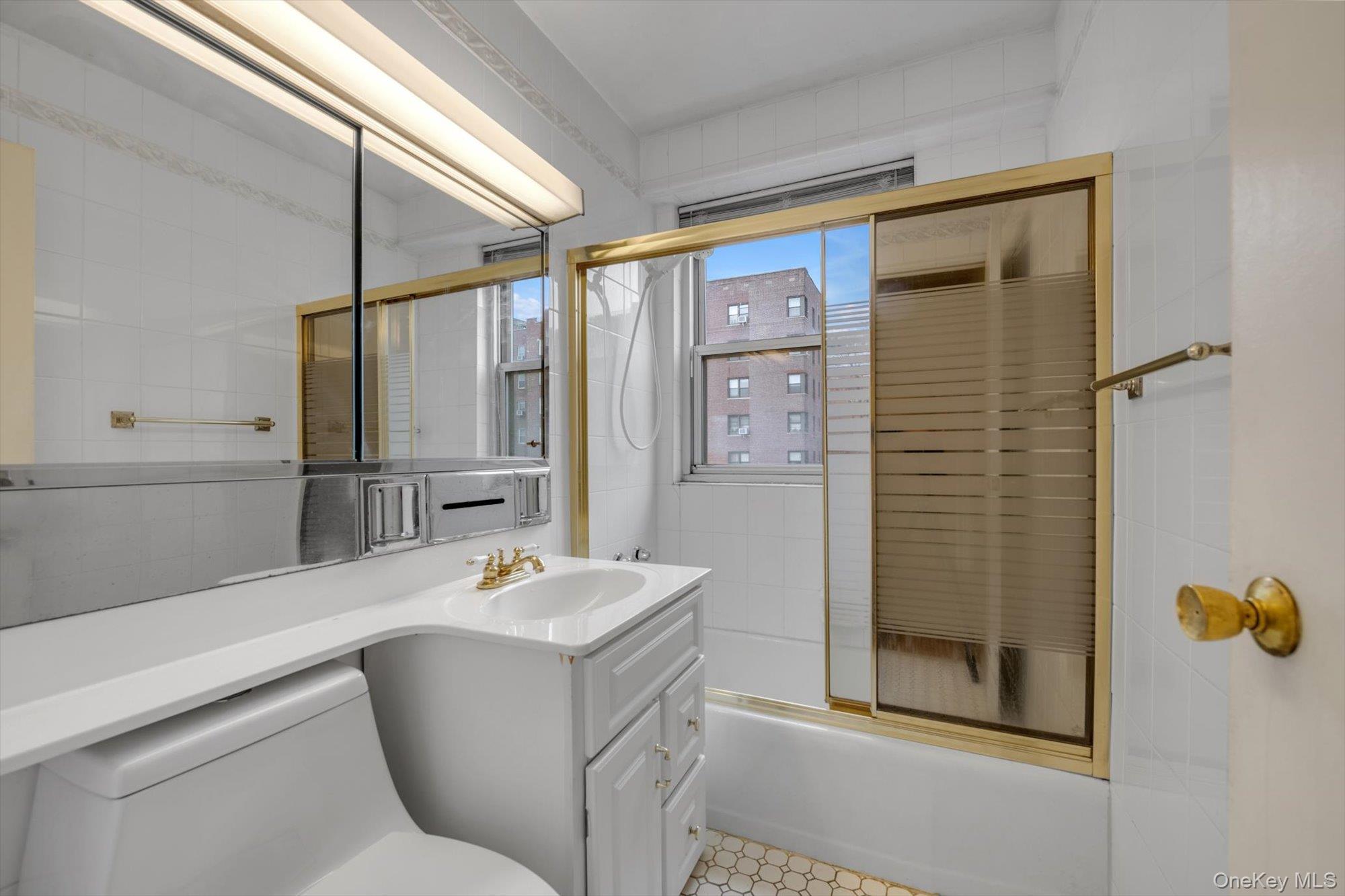 110-11 Queens Boulevard 3c Property Photo 18
